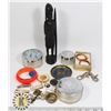 Image 1 : FLAT OF ASSORTED COLLECTIBLES INCLUDING WOOD
