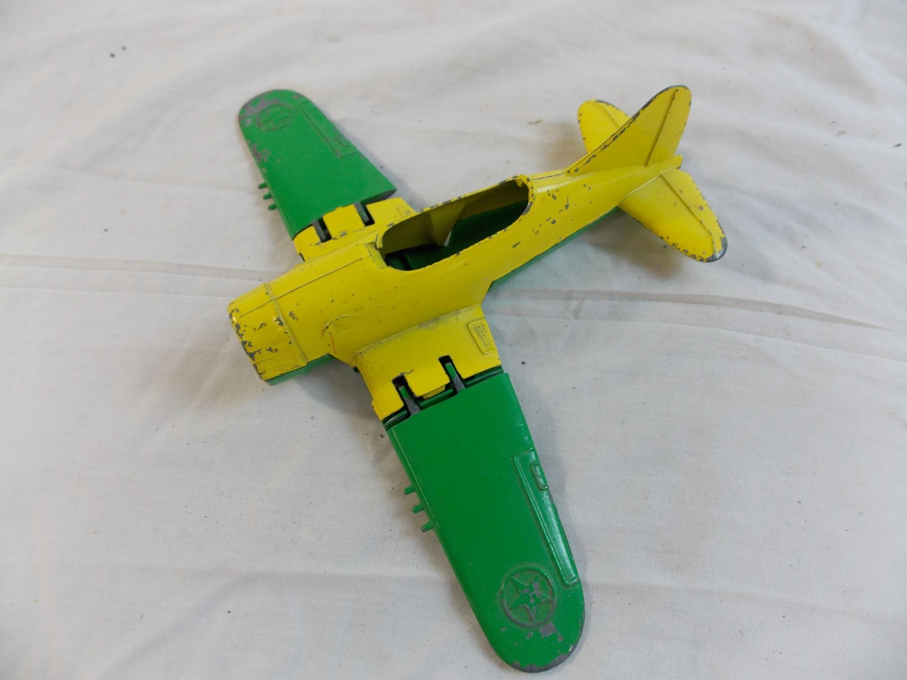 Hubley Kiddie Toy airplane retractable landing wheels + folding wings