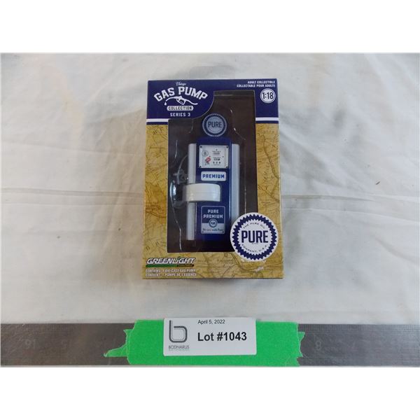 Pure 1:18 gas pump - new in package