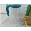 Image 4 : Contigo lemon water pitcher with (2) wine glasses + wood cutlery holder