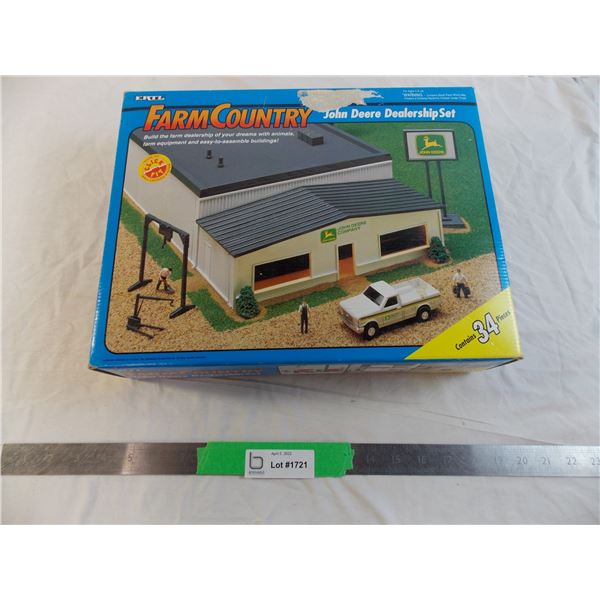 ERTL Farm Country - (Incomplete) John Deere Dealership set - missing pickup