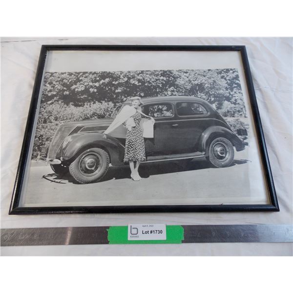 Framed black and white car photo (license plate of vehicle 1937)