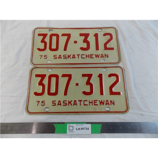 Sask 1975 matching license plates