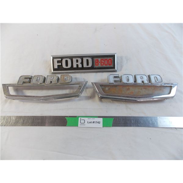 (3) Ford vehicle emblems