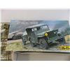 Image 2 : 1:32 Jeep + Trailer model - in box