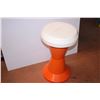 Image 4 : *two piece plastic stool