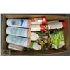 Image 1 : BOX OF ASSORTED CLEANING SUPPLIES