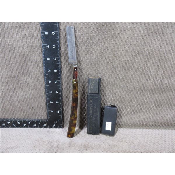 Clauss Straight Razor in Portland Cutlery Box