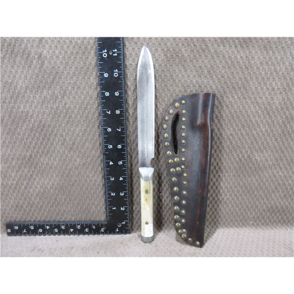 Fixed Blade Hunting Knife - With Sheath