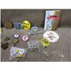 Image 3 : Bag of 26 Assorted Pins/Buttons