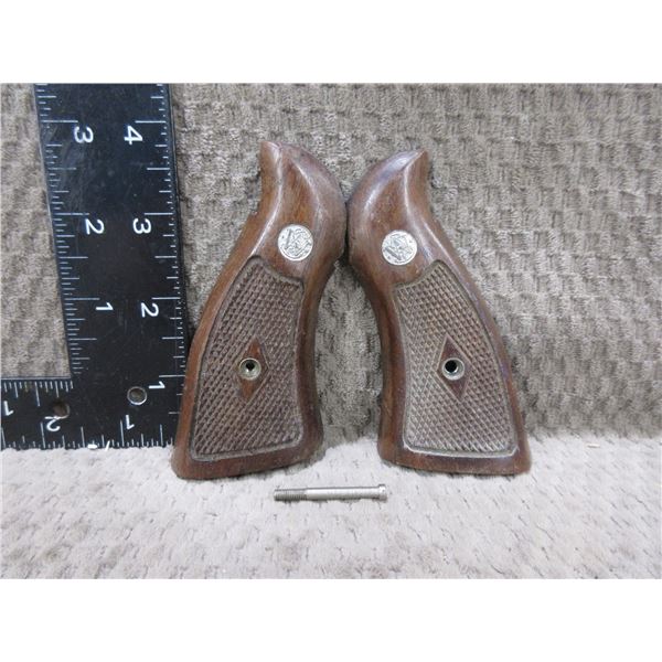 Smith & Wesson Revolver Grips With Screw