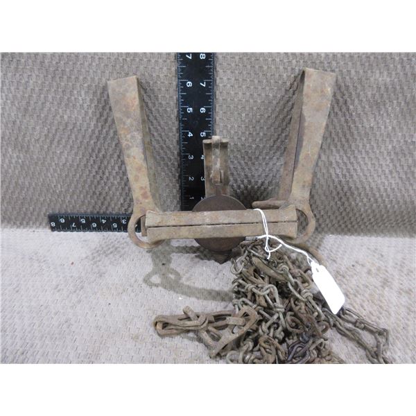 Oneida Victor Double Spring Trap No. 8