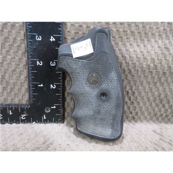 Pachmayr Pistol Grip Colt C1-GP 2