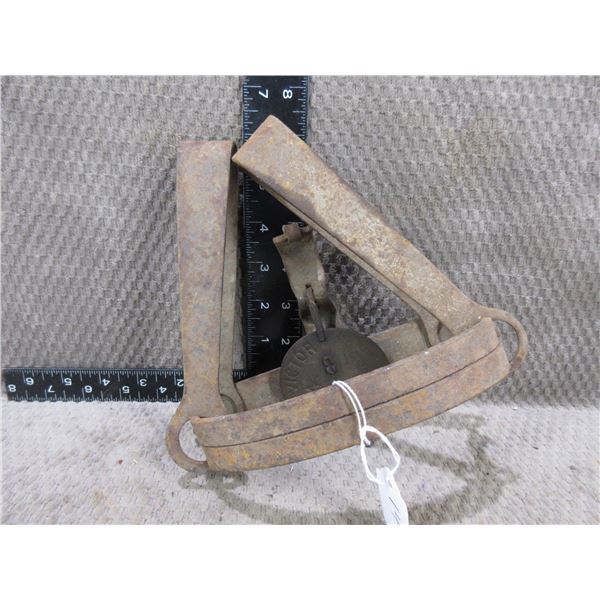Oneida Victor Double Spring Trap No. 4