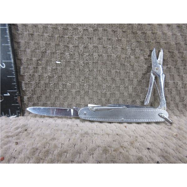 Pocket Multi-Knife With Scissors