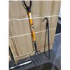 Image 3 : Lot of 3 Hand tools 1 Long Handled Floor Squeegee, 1 Pitchfork & 1 Large Crowbar