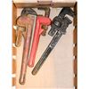 Image 1 : BOX WITH THREE PIPE WRENCHES INCL. VINTAGE