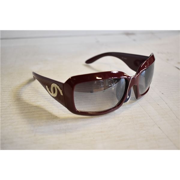 RED COLOURED REPLICA  D&G SUNGLASSES