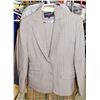 Image 1 : WOMENS SIZE 8 WOOL SUIT