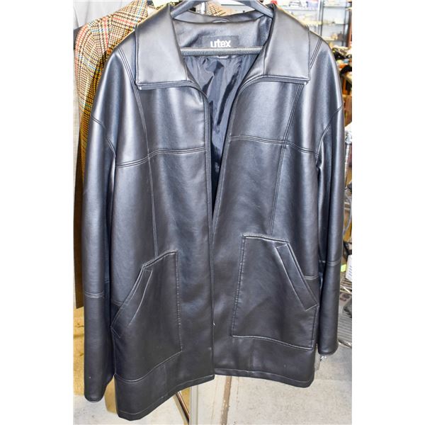 MEN'S SIZE LARGE NEW PLEATHER JACKET