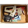 Image 1 : LOT OF HIGH COMPRESSION STAPLE GUNS & 4 BOXES OF