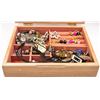 Image 2 : STAINED GLASS TOP VINTAGE JEWELRY BOX WITH CONTENT