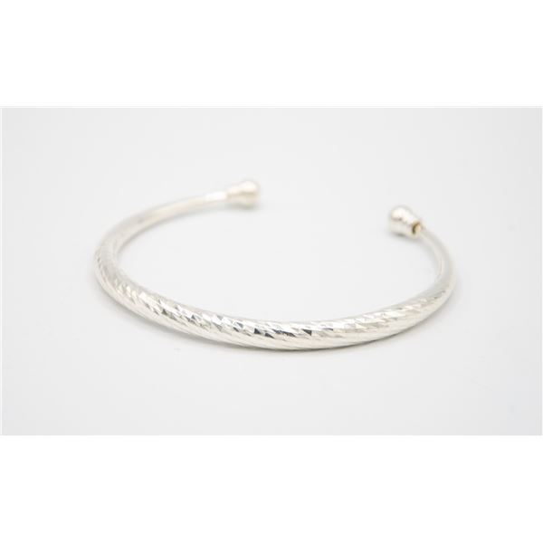 SILVER STAINLESS STEEL TWISTED BRACELET BANGLE