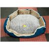 Image 1 : NEW KROSER PET BED WITH REMOVEABLE CENTER CUSHION