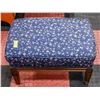 Image 1 : BLUE FLORAL OTTOMAN