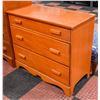 Image 2 : VILAS MAPLE 3 DRAWER DRESSER H-34" W-18.5" L-40"