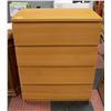 Image 1 : 4 DRAWER DRESSER H-39.5" W-19" L-31.5"