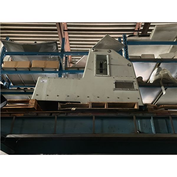 PALLET OF LARGE WHITE BOAT DRIVE CONSOLE LOCATED ON UPPER MEZZANINE