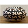 Image 3 : Acoma Seed Pot created by James Augustine