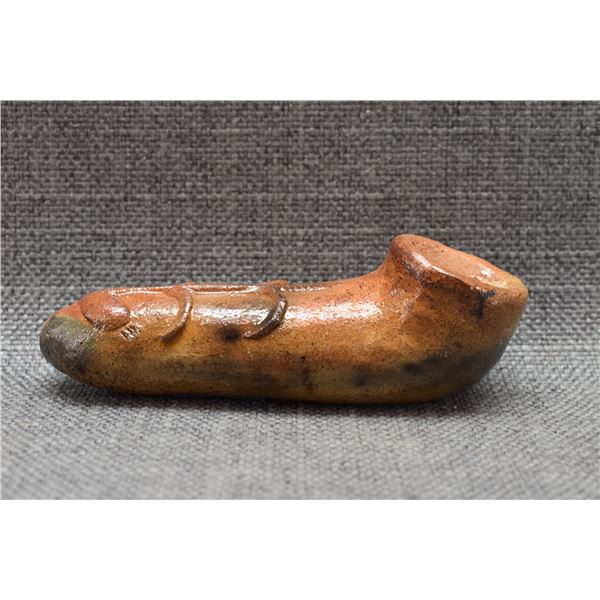 NAVAJO INDIAN POTTERY PIPE BY BETTY MANYGOATS