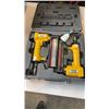 Image 2 : 4 MAKITA DRILLS AND 2 AIR NAILERS