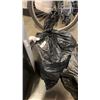 Image 2 : 4 BAGS AMAZON OVERSTOCK ITEMS