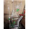 Image 2 : WIRE SHELVING AND FAUCET