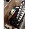 Image 2 : TOTE OF DOLLY / WHEELBARROW WHEELS, HYDRAULIC PISTONS