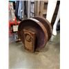 Image 1 : HEAVY DUTY IRON MOUNTED PULLEY WHEEL 13 1/2 TALL X 10 INCH WIDE