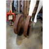Image 2 : HEAVY DUTY IRON MOUNTED PULLEY WHEEL 13 1/2 TALL X 10 INCH WIDE