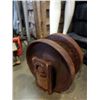 Image 3 : HEAVY DUTY IRON MOUNTED PULLEY WHEEL 13 1/2 TALL X 10 INCH WIDE