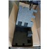 Image 4 : 2 BOXES OF PACKING MATERIAL - BUBBLE WRAP AND INTERLOCKING FOAM PIECES