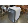 Image 1 : KENMORE ELITE BRUSHED METAL BUILT IN DISHWASHER