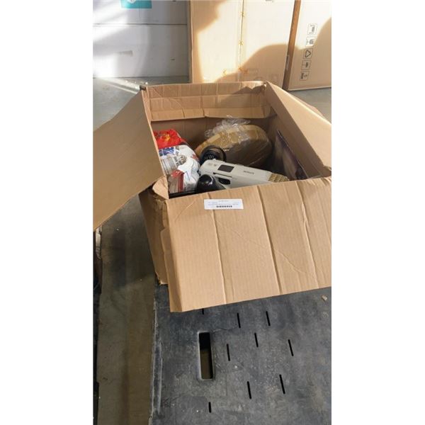 BOX OF EPSON PROJECTOR STEREO, LAMP AND MORE