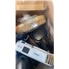 Image 2 : BOX OF EPSON PROJECTOR STEREO, LAMP AND MORE