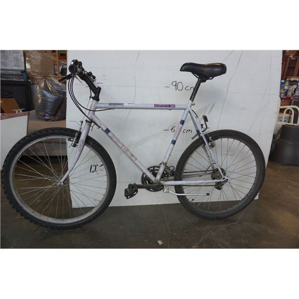 WHITE SUMMIT SUTEKI BIKE