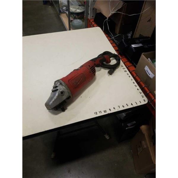 MILWAUKEE ELECTRIC 7"/9" ANGLE GRINDER TESTED AND WORKING