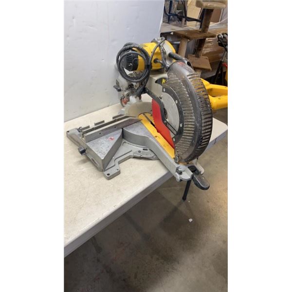 DEWALT SLIDING COMPOUND MITRE SAW TESTED AND WORKING