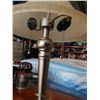 Image 8 : 3 PIECE GLASS SHADE LAMP SET - FLOOR LAMP AND 2 TABLE LAMPS