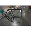 Image 2 : CHROME TOWEL RACK AND GLASSTOP ENDTABLE
